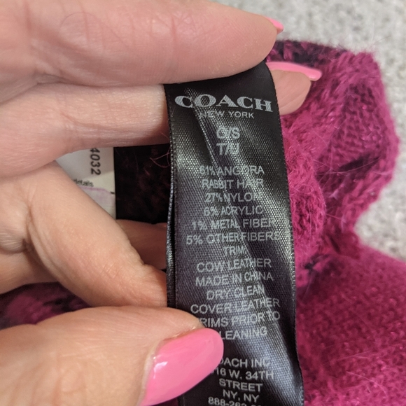 COACH angora wool cranberry gloves New - Picture 4 of 4